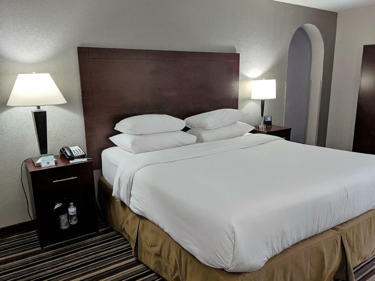 Hotel Wyndham Garden Charlotte Airport Southeast Exterior foto